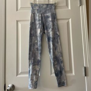 Leggings, Worn a couple times, no stains/smells, good condition, side pockets!!
